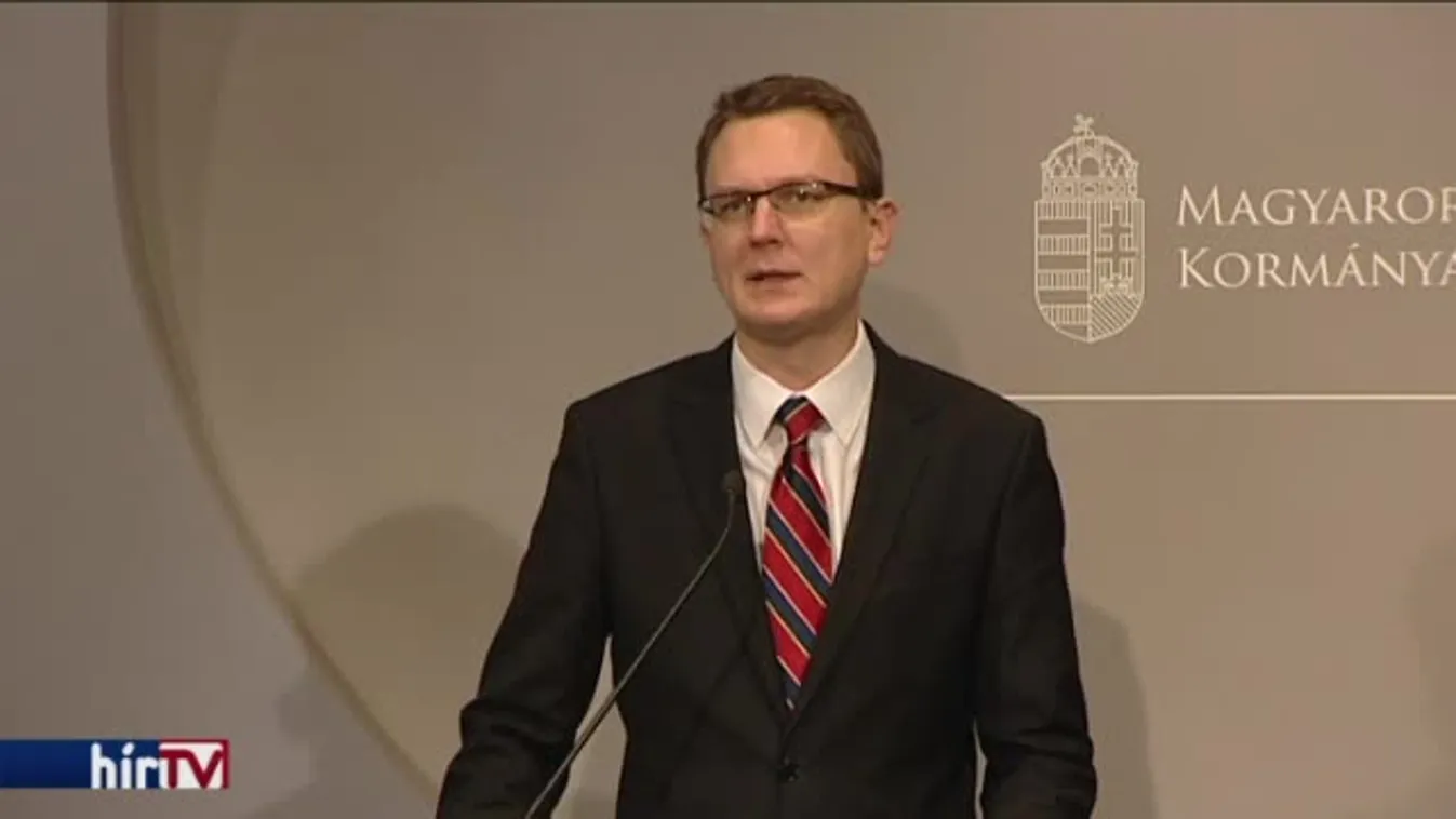 Rétvári Bence: Januártól bővülnek a családi kedvezmények