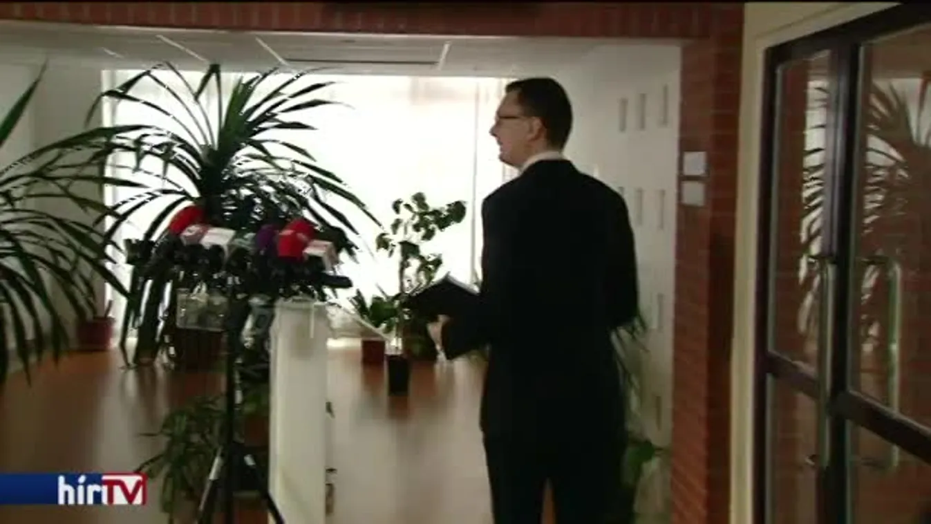 Rétvári: Nyolcvanmilliárd fizetésemelésre