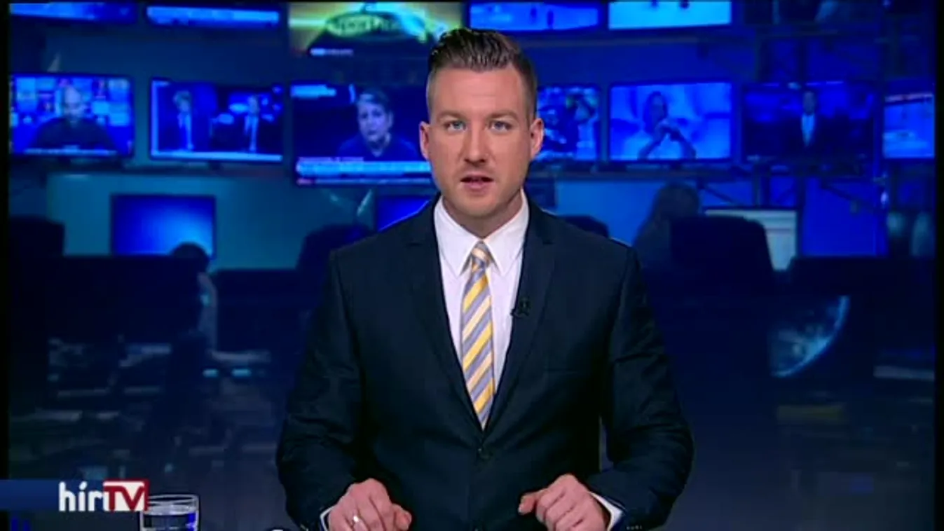 Karácsonyi hangulatú villamosok közlekednek Budapesten