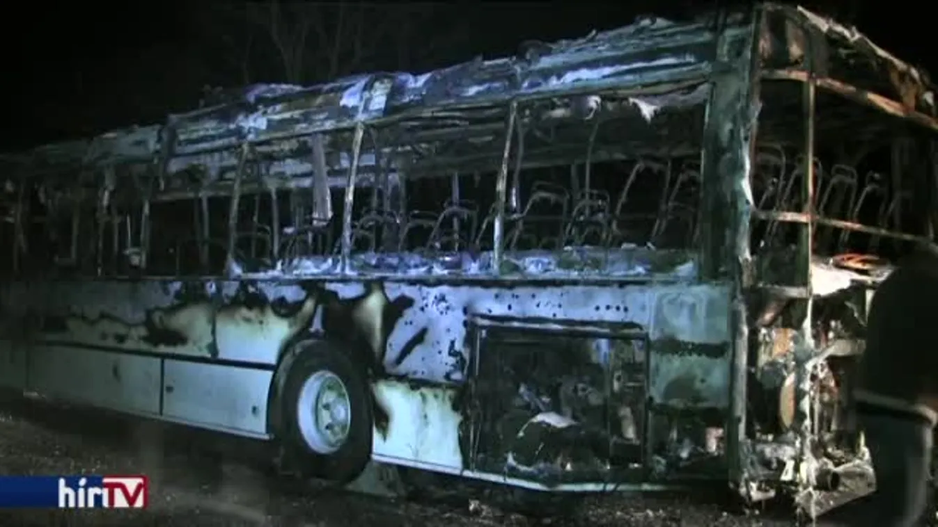 Kiégett egy busz az 51-esen