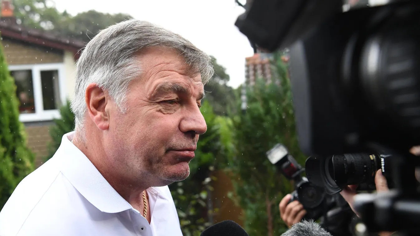 Ismét a kispadon a bukott kapitány