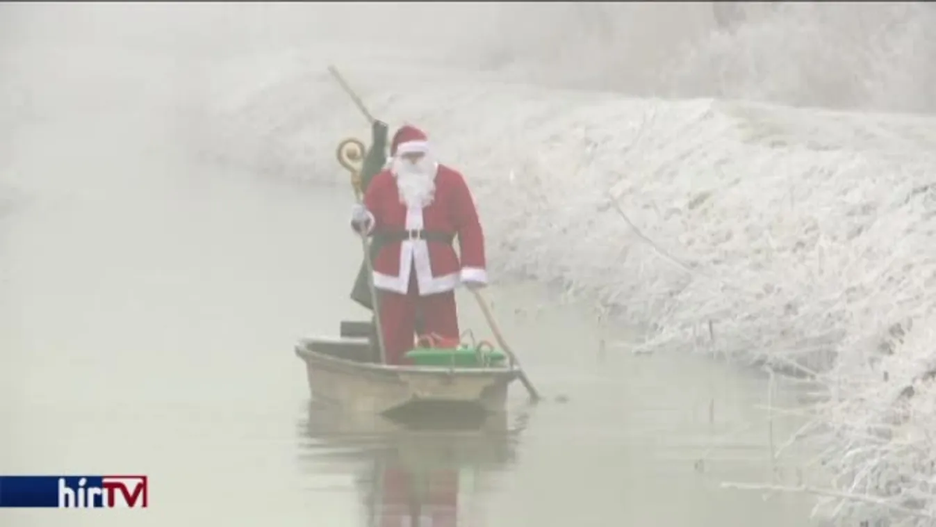 Tűzoltóval érkezett a Mikulás