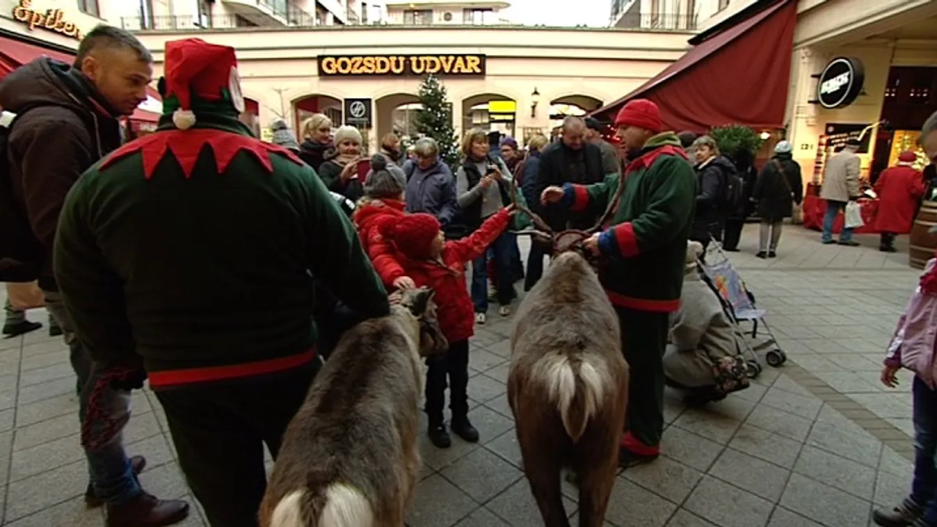 A Gozsdu udvarba már megérkezett a Mikulás