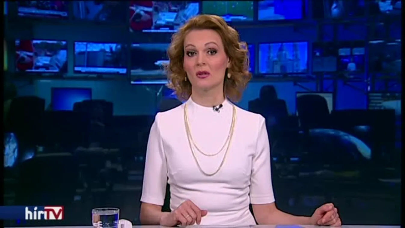 A tengerbe zuhant a védelmi minisztérium repülőgépe