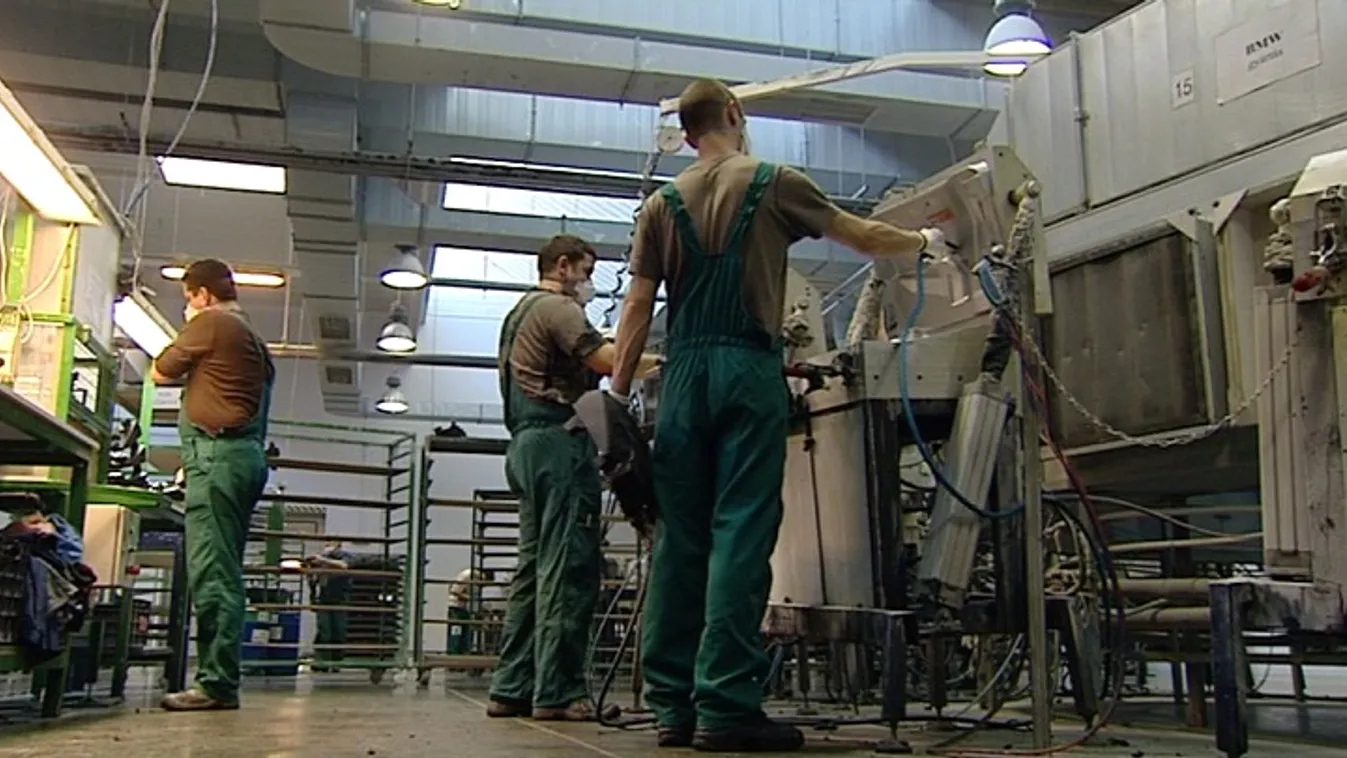 152 ezerrel többen dolgoztak 2016 utolsó negyedévében