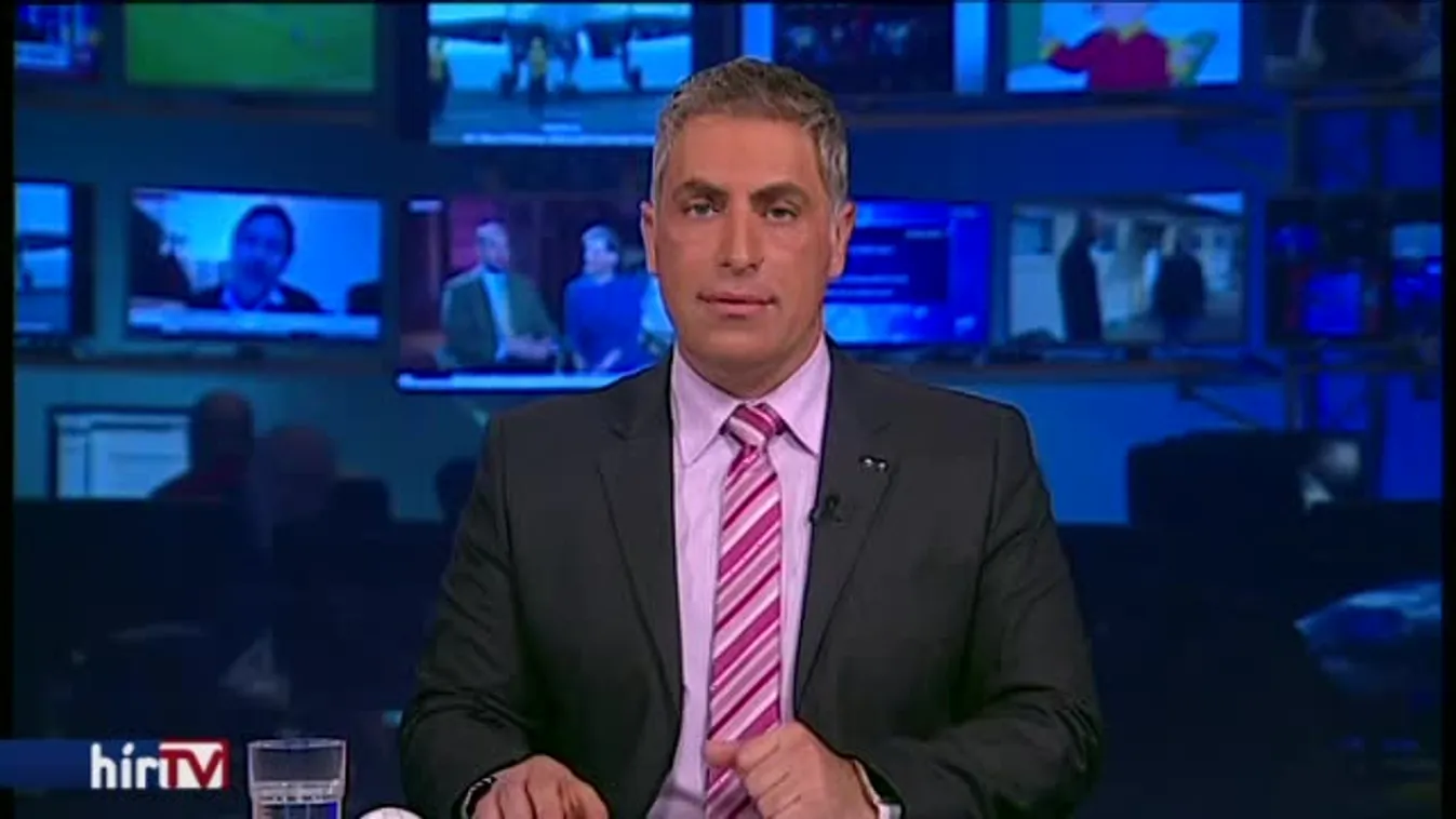 Simán verte ellenfelét Federer, hiába a kihagyás