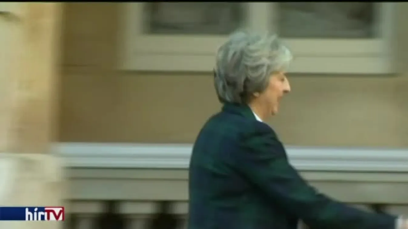 A kemény válásra voksol a brit miniszterelnök