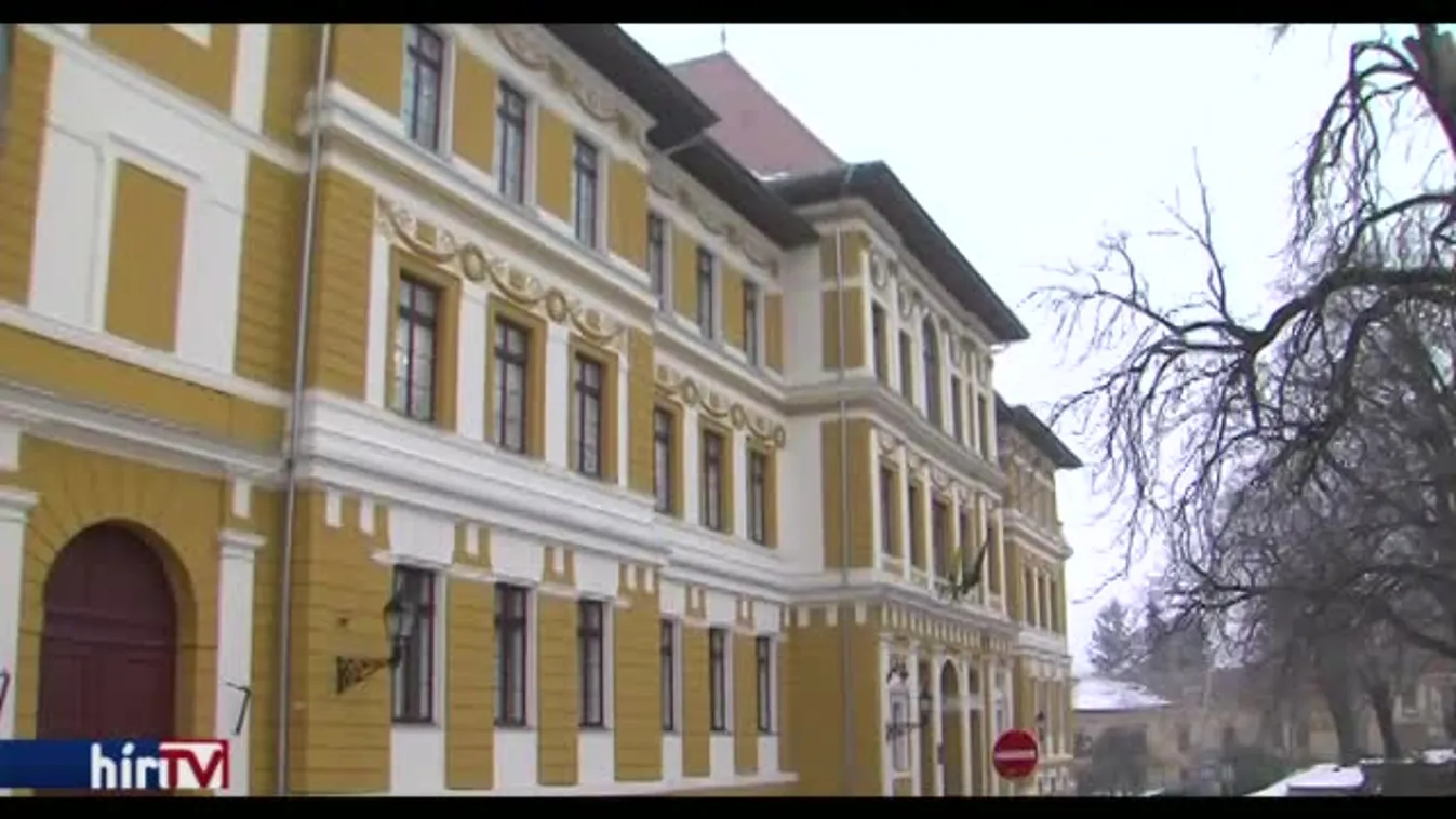 Emlékhelyet alakítottak ki az iskola aulájában