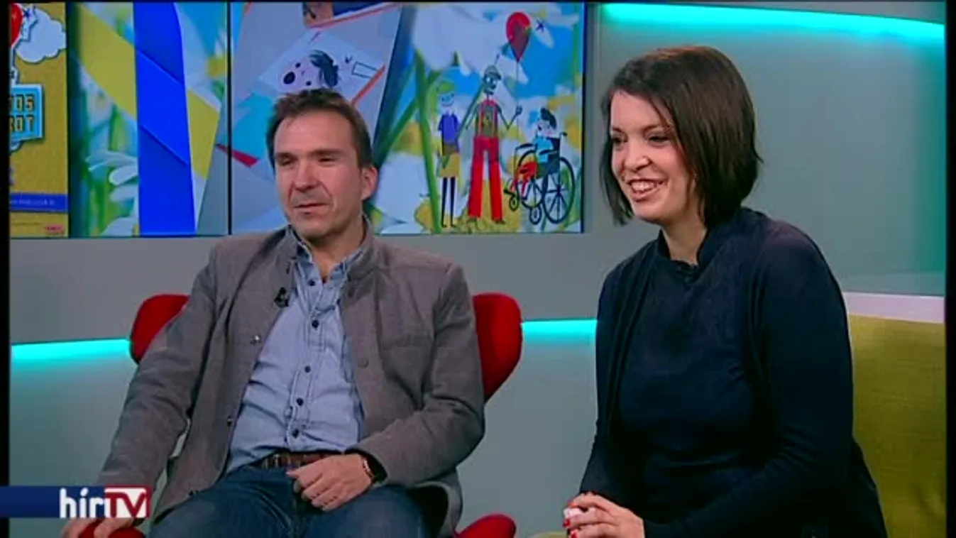 Reggeli járat – A Csodálatos Zoli robot a színpadon