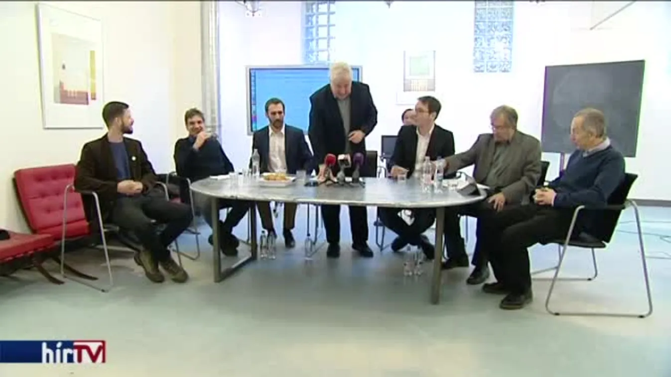 Nyár végén, ősz elején jöhet az ellenzéki előválasztás