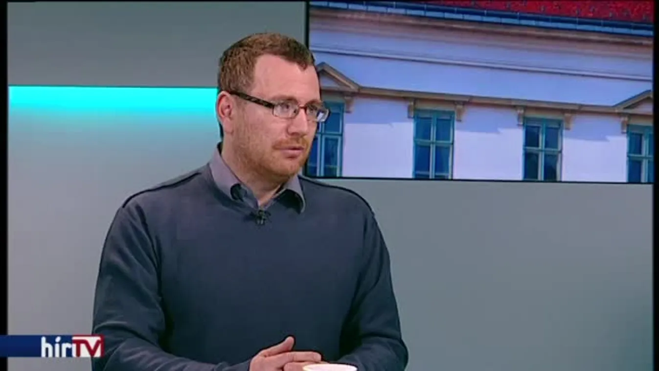 Reggeli járat – Majtényit indítaná az Elnököt a köztársaságnak! elnevezésű csoport Áder ellen