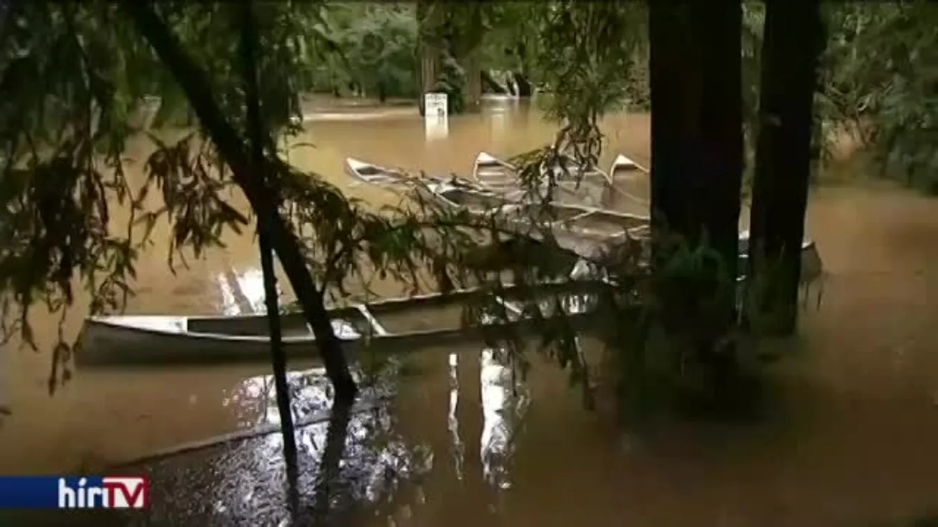 Lezárt utak és sártenger – félmillió háztartás maradt áram nélkül