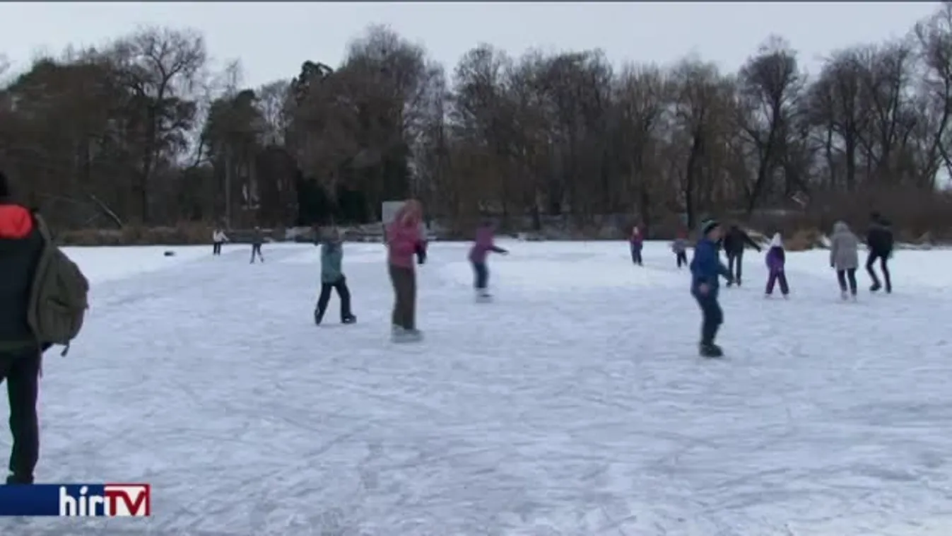 „Azért jöttem, hogy fázzak” – hódít a jeges fürdőzés