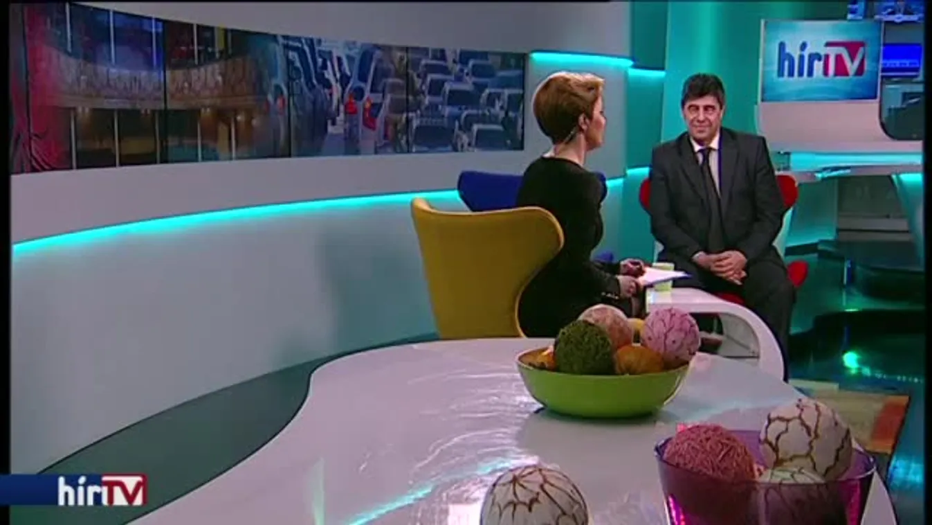 Reggeli járat - Munkából a színházba