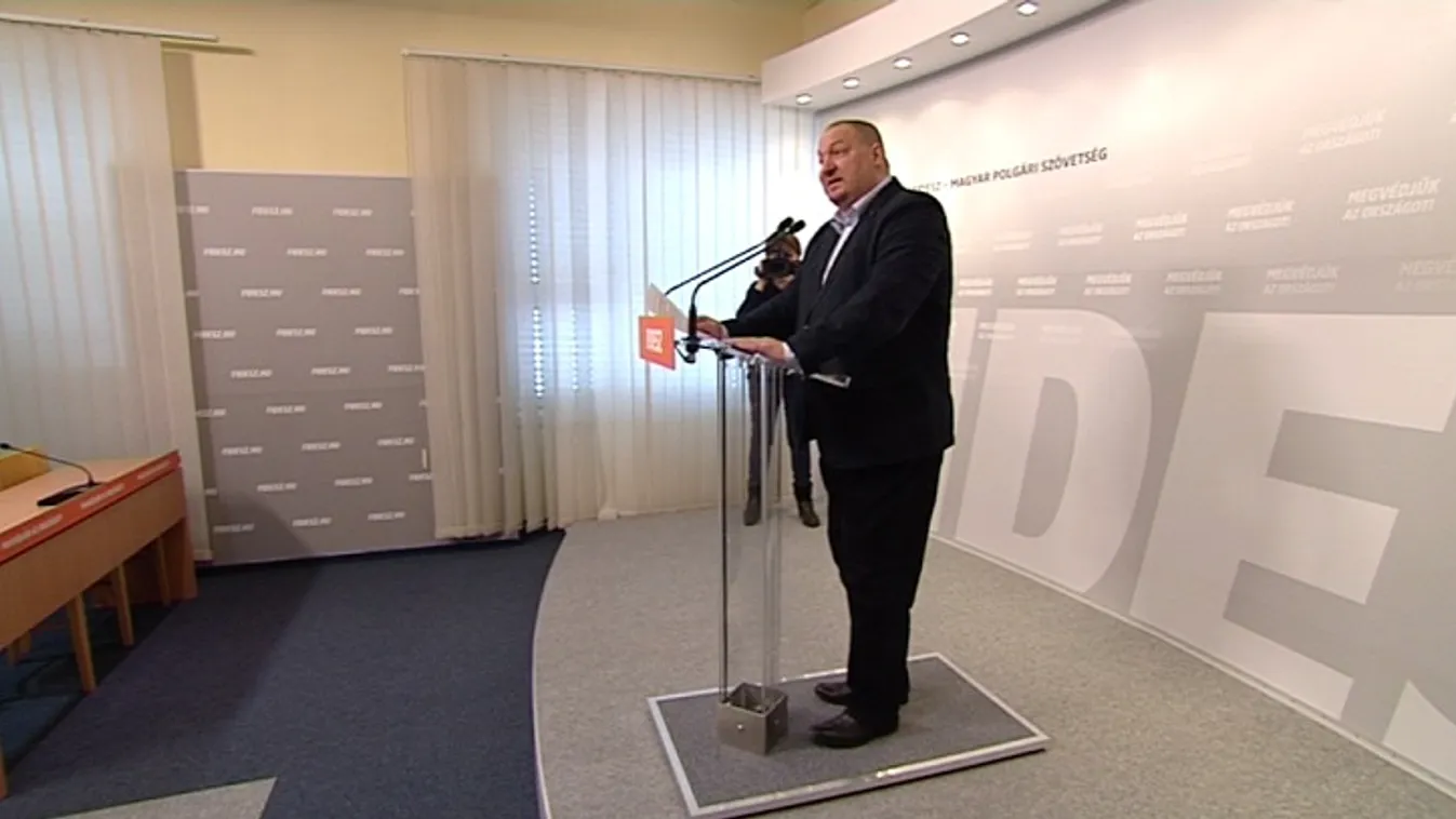 Eltakarítaná az „álcivileket” a Fidesz – Lapzárta