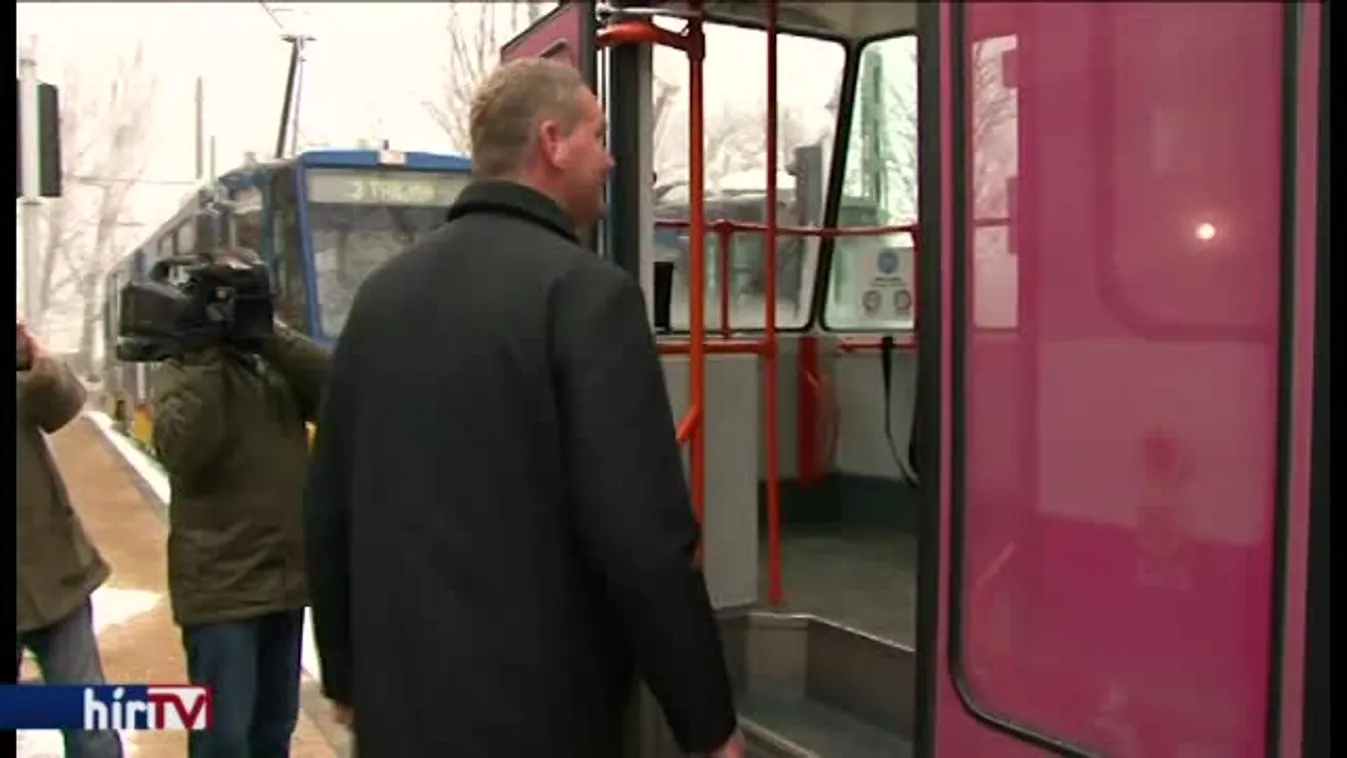 Péntekig ingyen használhatják a tömegközlekedést