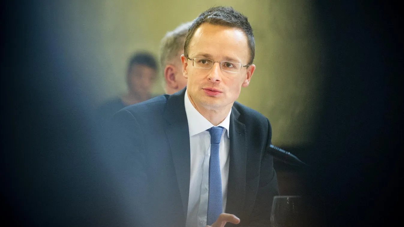 Szijjártó Péter az olaszországi buszbalesetről tart sajtótájékoztatót