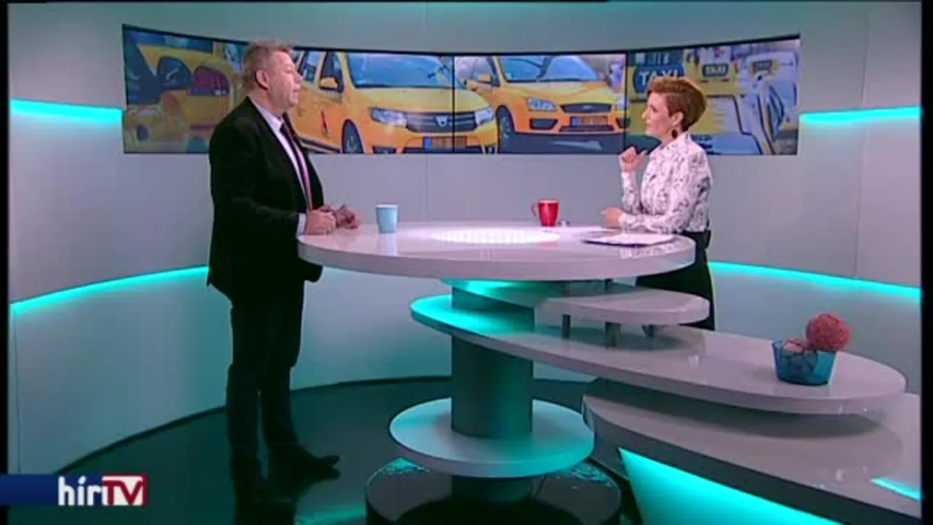 Reggeli járat – Feleslegesnek tartja az online kasszákat a taxisok érdekképviselete