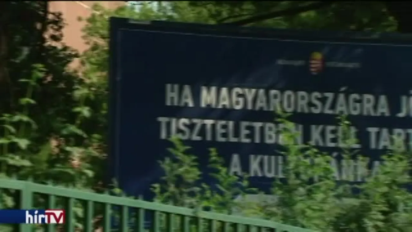 Újabb plakátkampány, újabb milliárdok