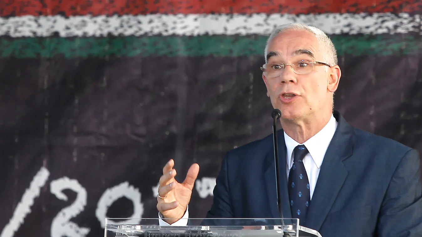 Balog: Hatmilliárdot fordítottunk civil szervezetekre