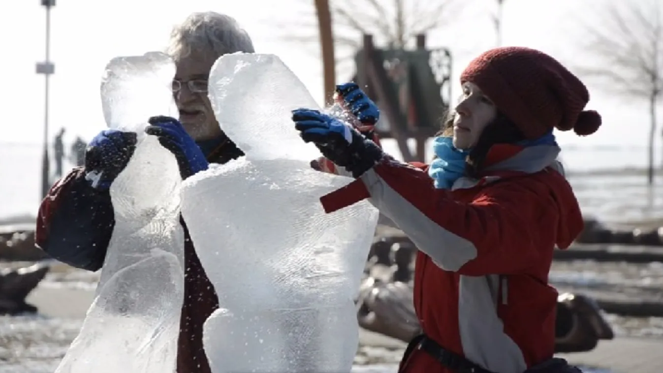 A Balaton jegéből faragtak szobrokat