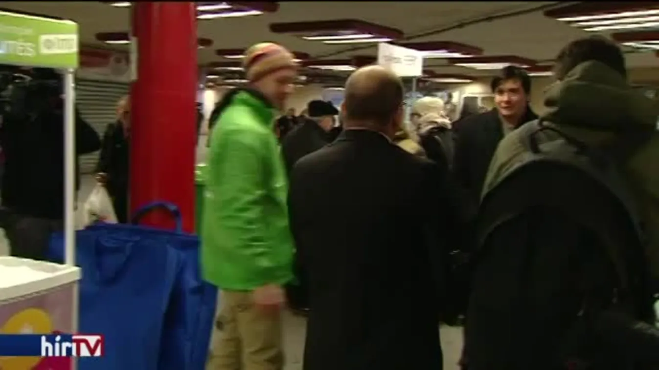 Kósa: Azért panaszkodhatnak támadásokról, mert nem megy az aláírásgyűjtés