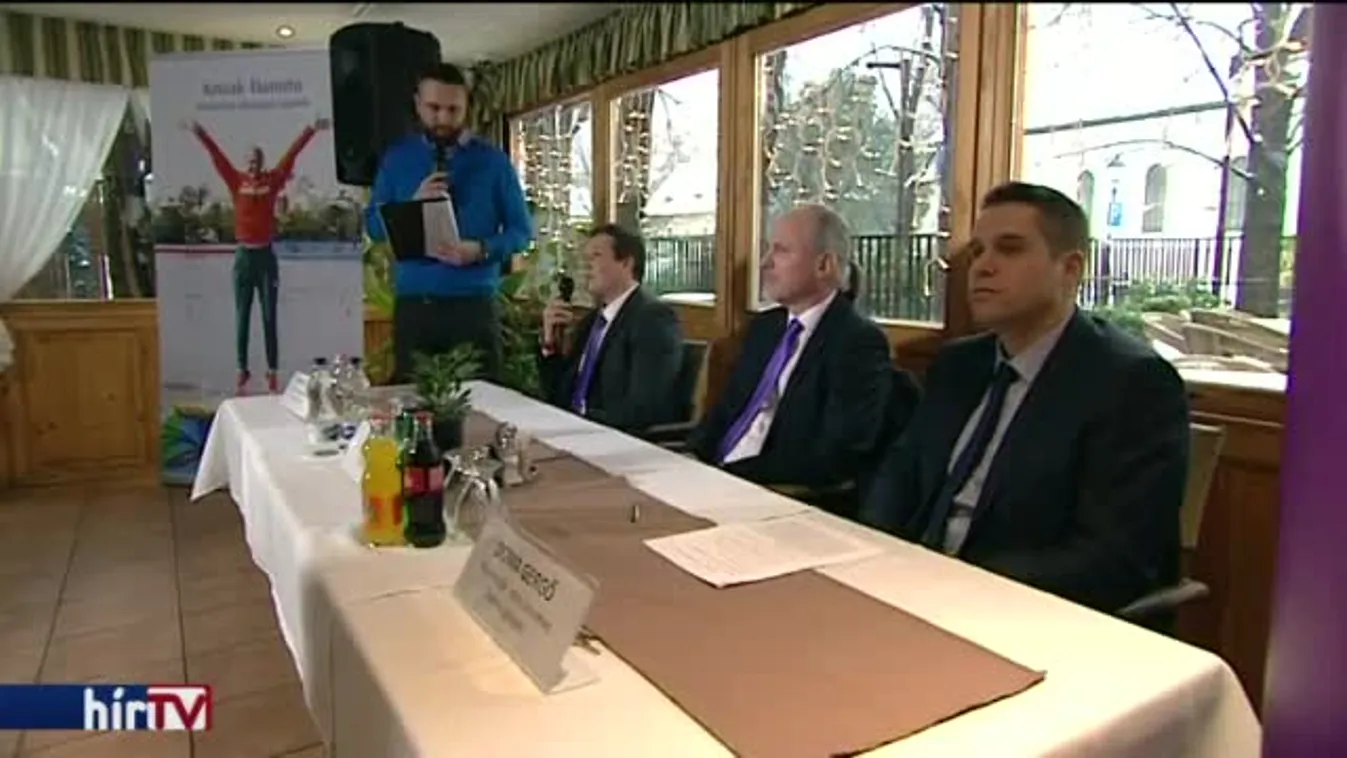 Fiatal tehetségeket igazoltak Kozák Danuta mellé