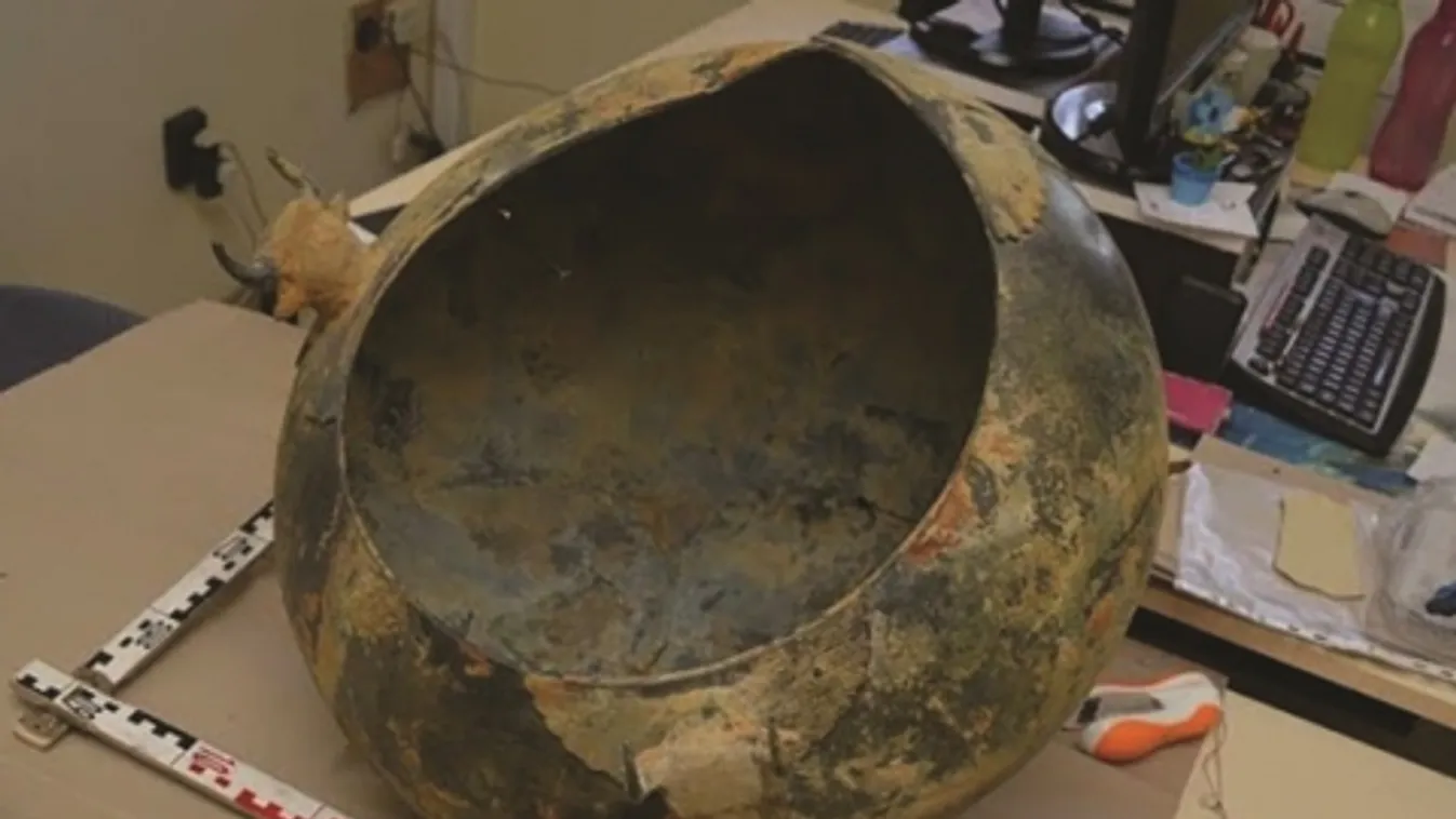 Egyedülálló ókori műkincseket rejtett a kamion