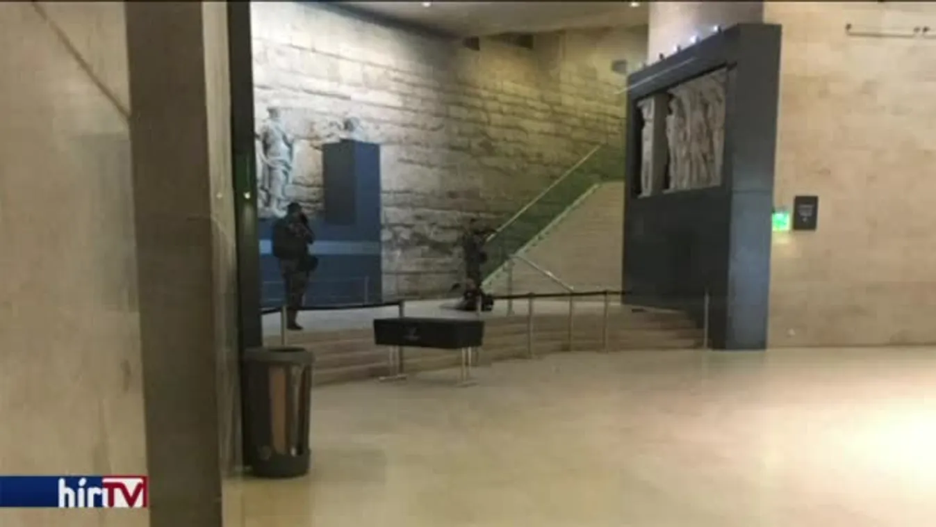 Egy egyiptomi fiatal támadhatott bozótvágóval a Louvre-nál