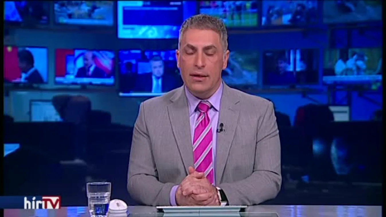 Jeges úton ütközött a mentő – hárman megsérültek