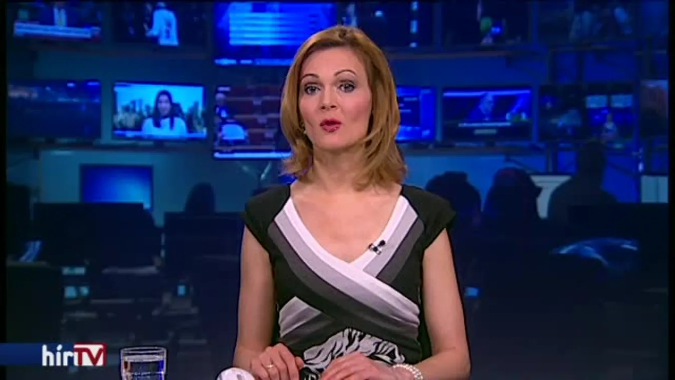 Tízezrek követelték a kormány lemondását