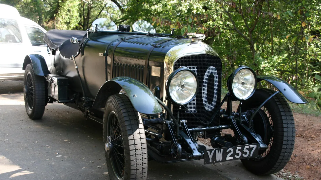 Hát akkor vegyünk Bugattit 7,7 millió dollárért!