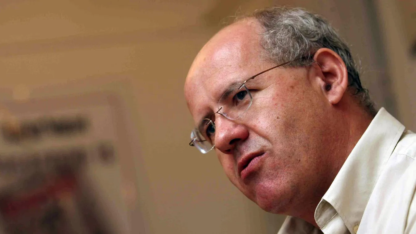 Merre tart Orbán Viktor? – Egyenesen