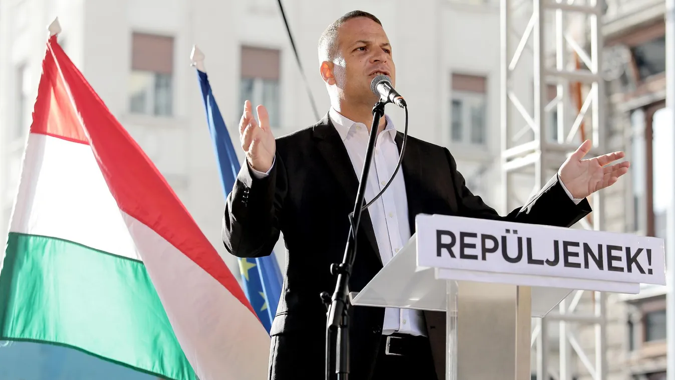 Új pólus - Reggeli járat