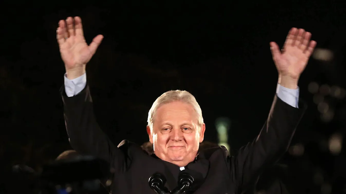 A sátán keze - Egyenesen