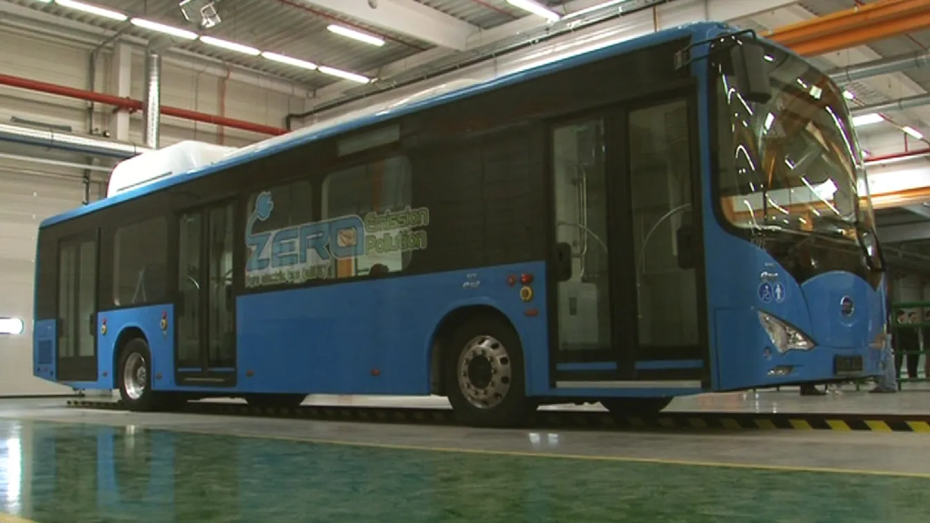 Megnyitott: környezetkímélő buszokat fognak gyártani Komáromban