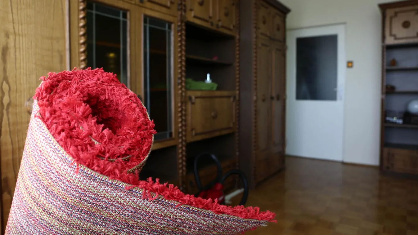 Bent ragadt – Panaszkönyv