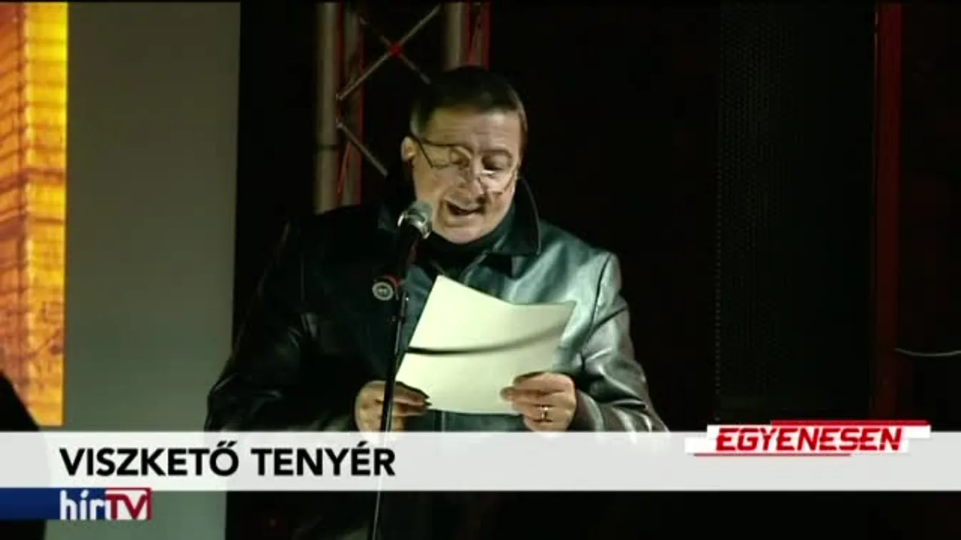 Egyenesen – A csokornyakkendős ember