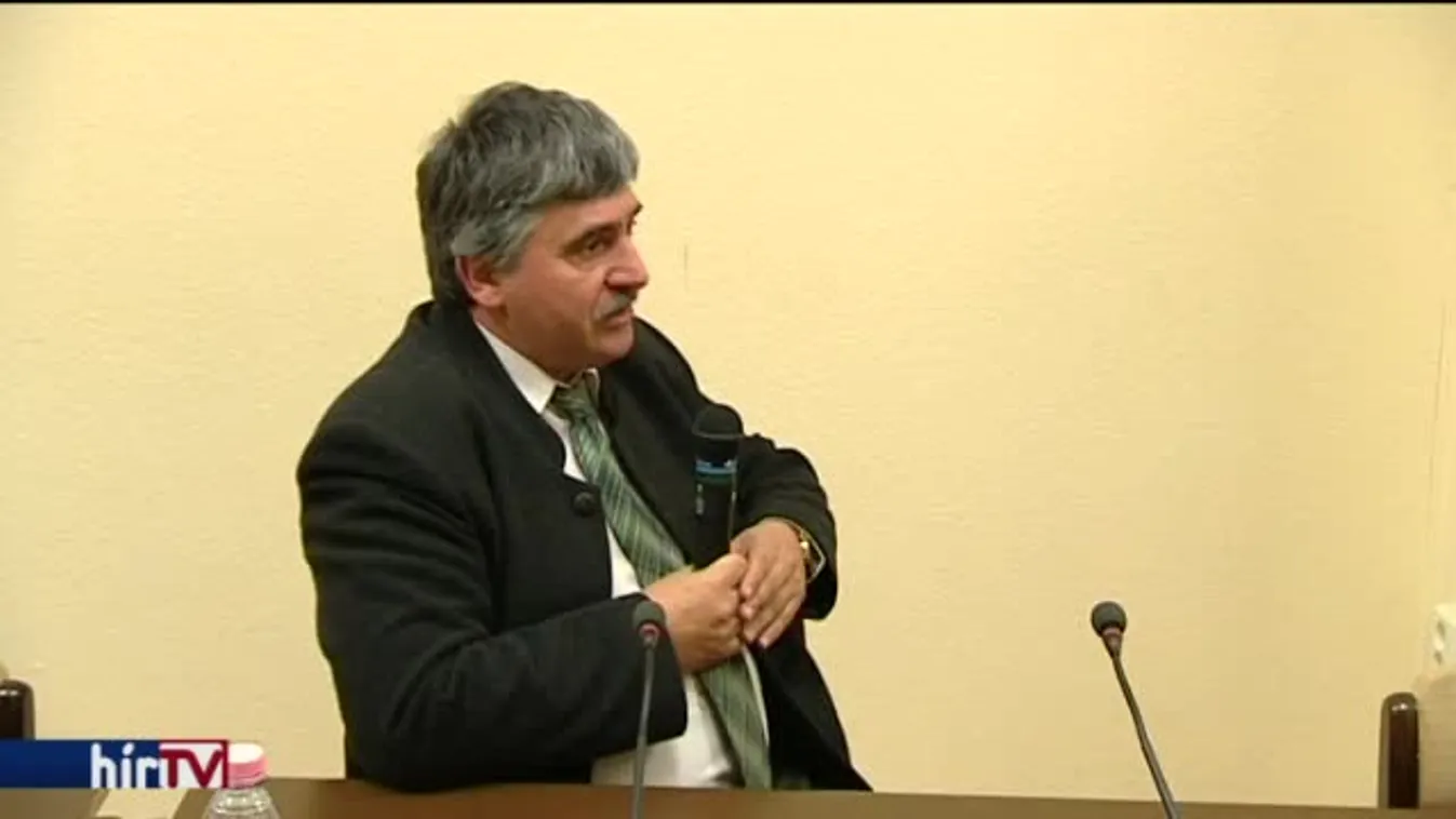 Szakmailag leállították volna, politikai nyomásra épült meg a 4-es metró