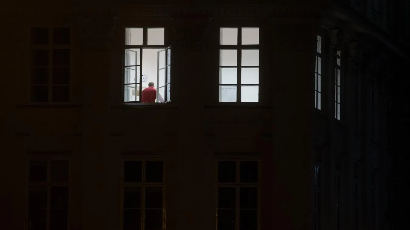 Ázsiai termelési mód felé: kötelező túlórával zsigerelik ki a magyarokat