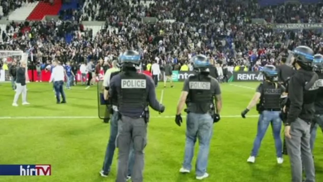 Tömegverekedés miatt késett a meccs