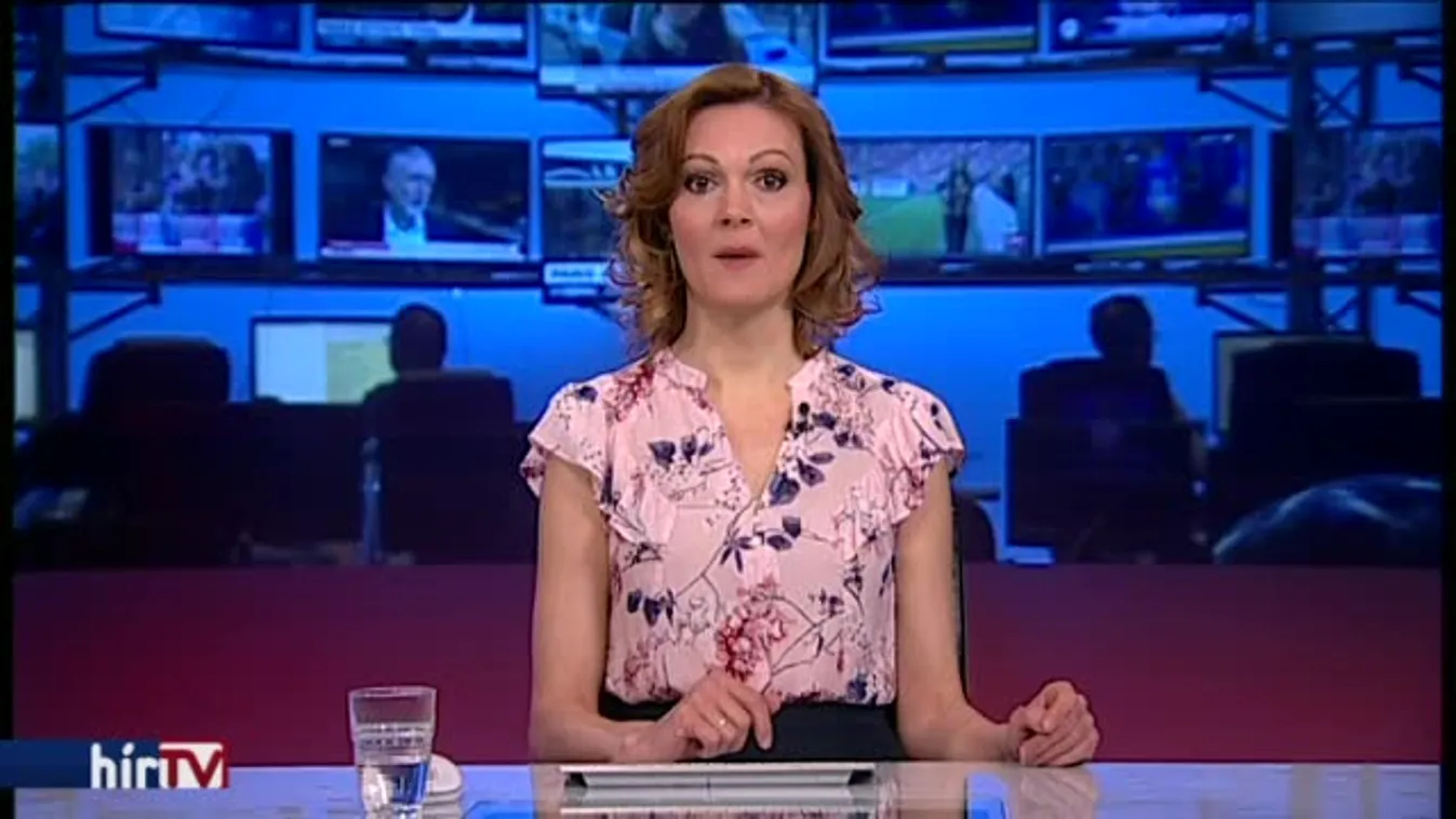 „Az egyetlen igaz Oroszországért” menetel a Kétfarkú