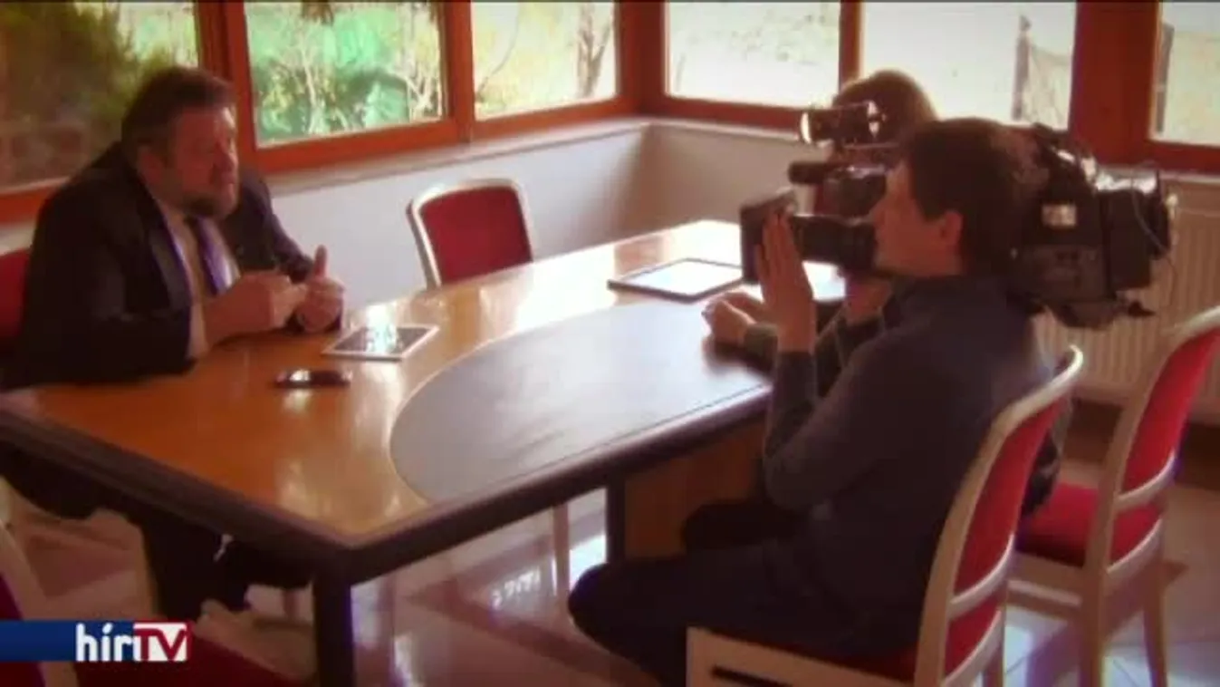 Panaszkönyv - Bent ragadt