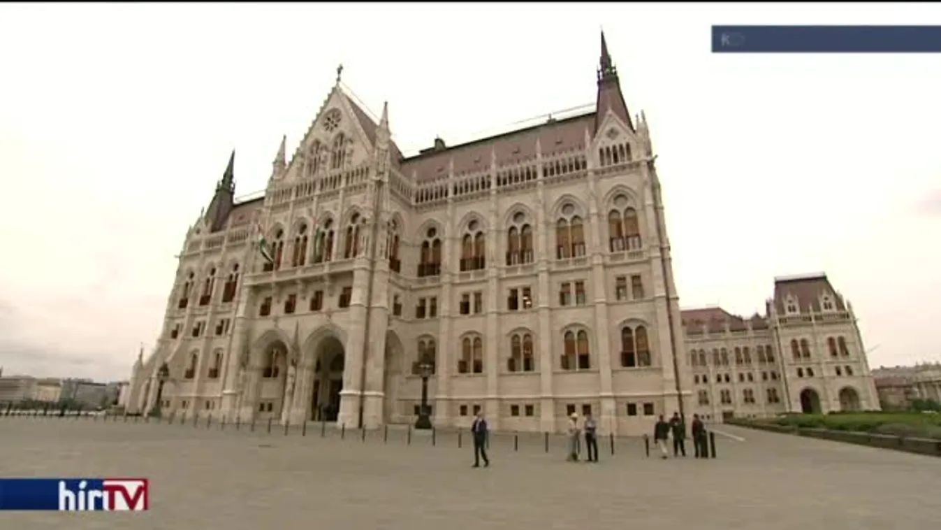 Pintér gránátvetőt és elfogóhálót is adna az őrségnek