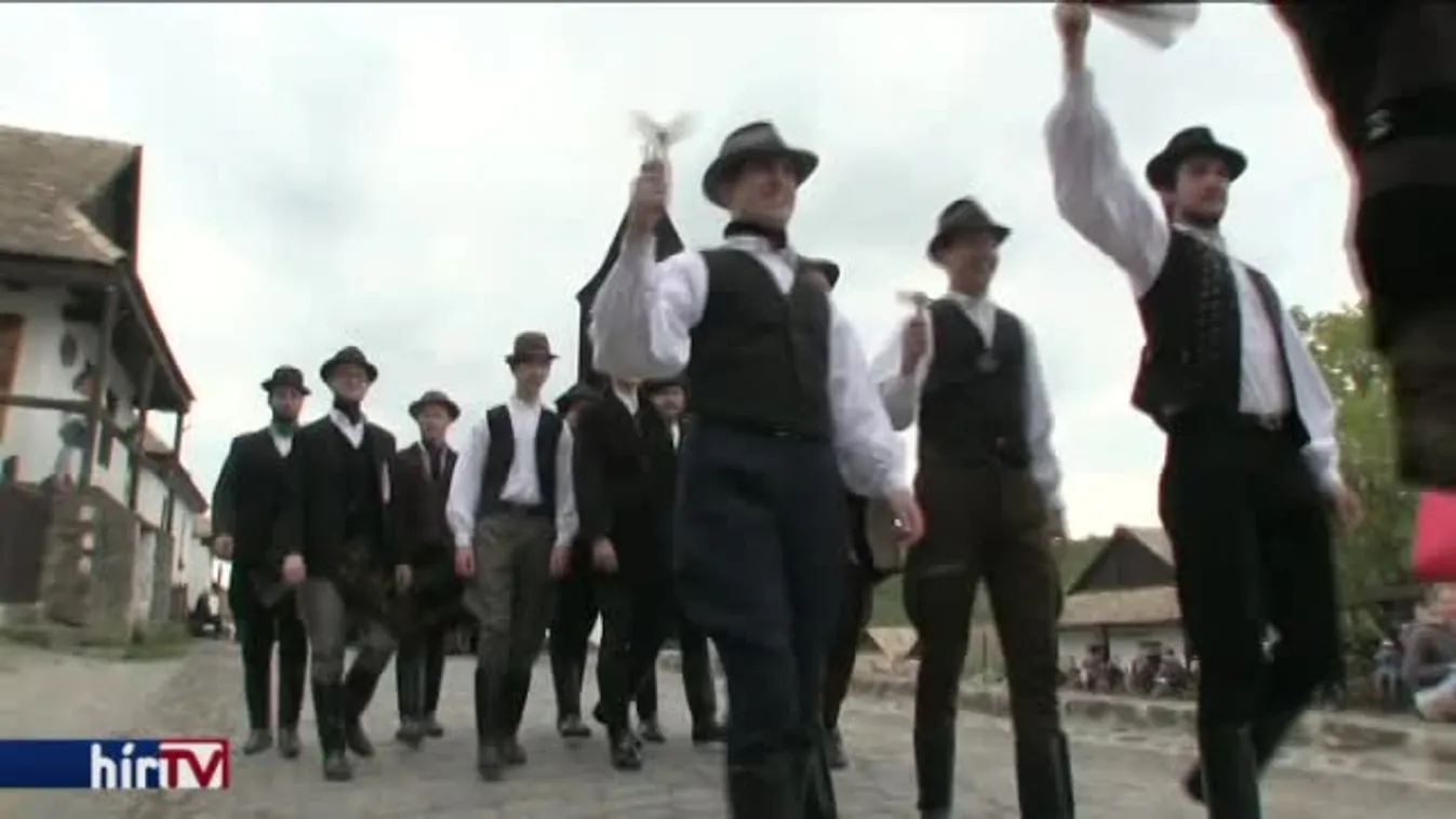 Hollókő már készül, ezreket várnak a faluba