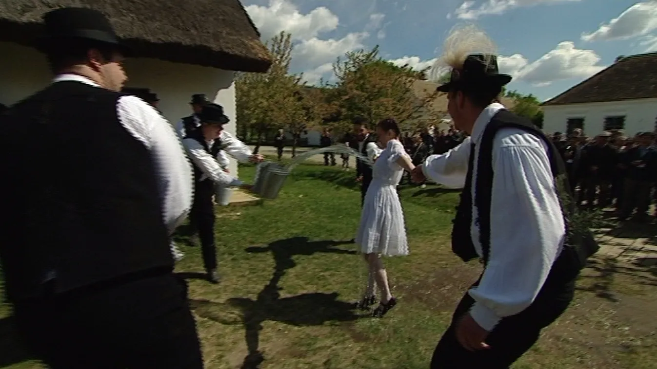 A lányok nem maradtak szárazon