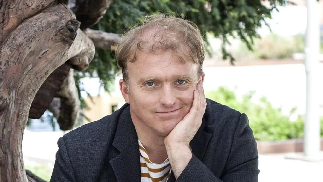 Lövészárkokon innen és túl