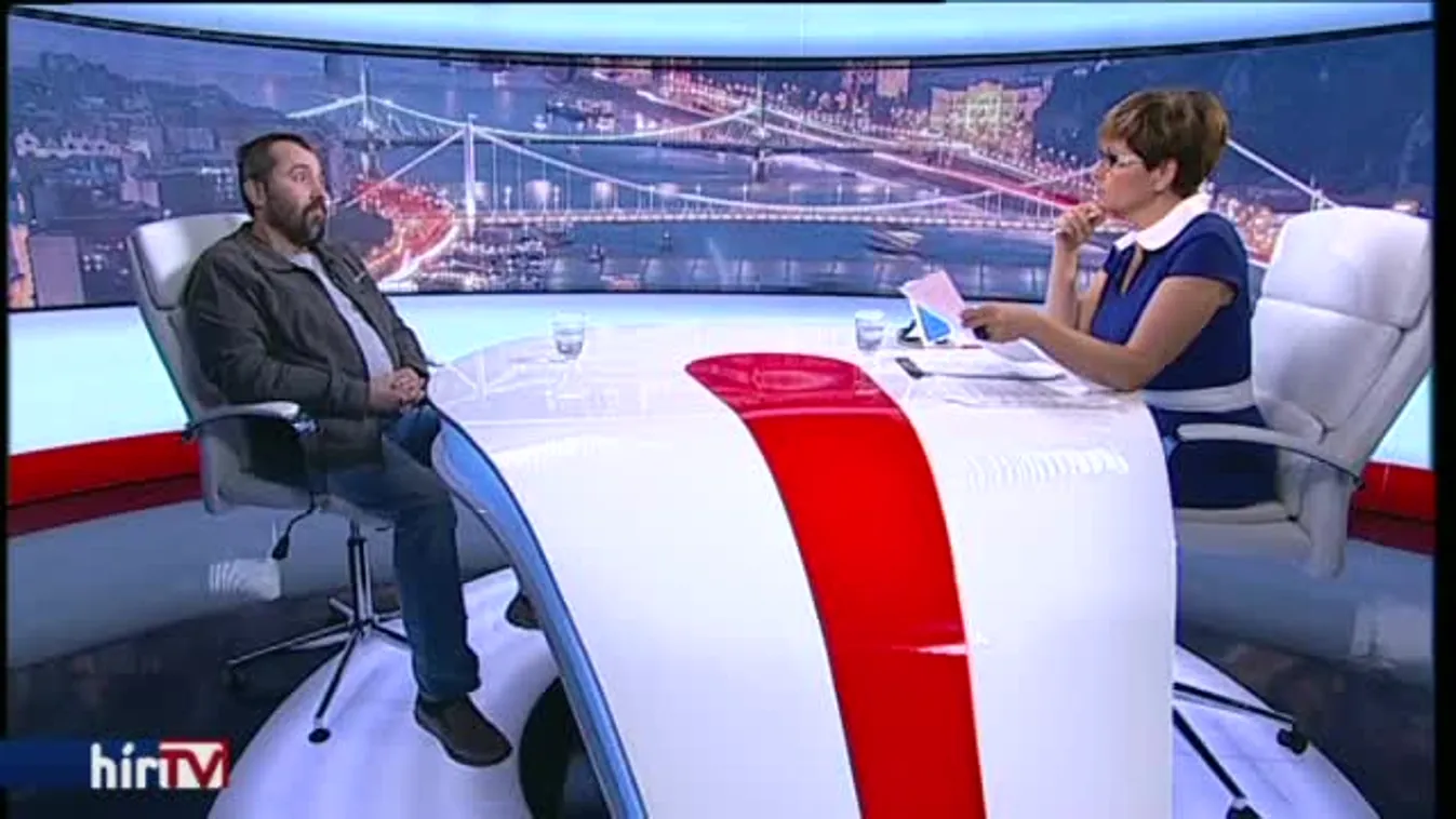 Egyenesen – Alsónadrágban üzent Orbán Viktornak a rendező