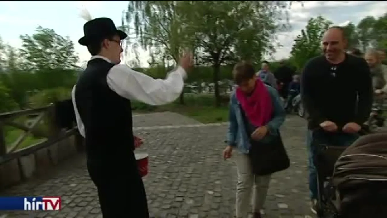 A lányok nem maradtak szárazon