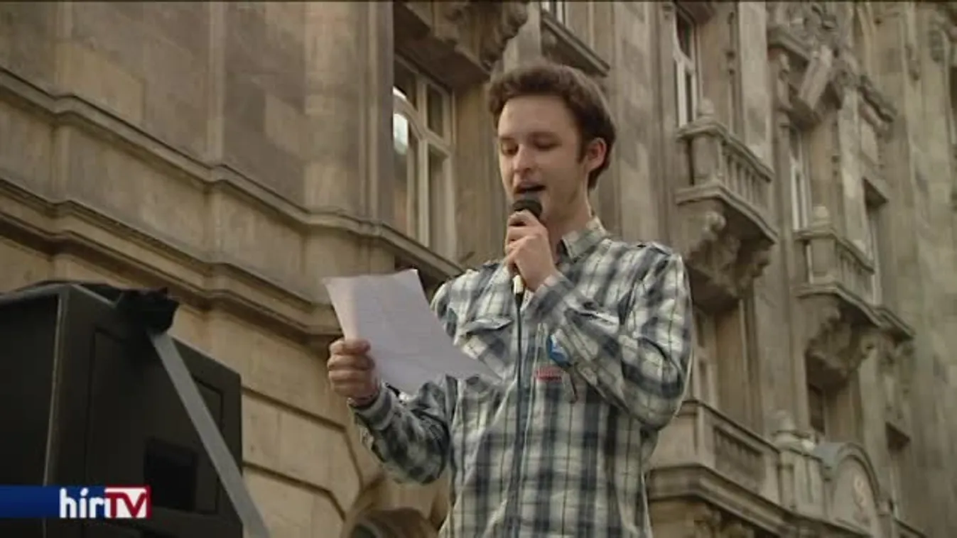 Békés Gáspár: A kormány nem a nemzet érdekében jár el, ezért a kormányzára alkalmatlan